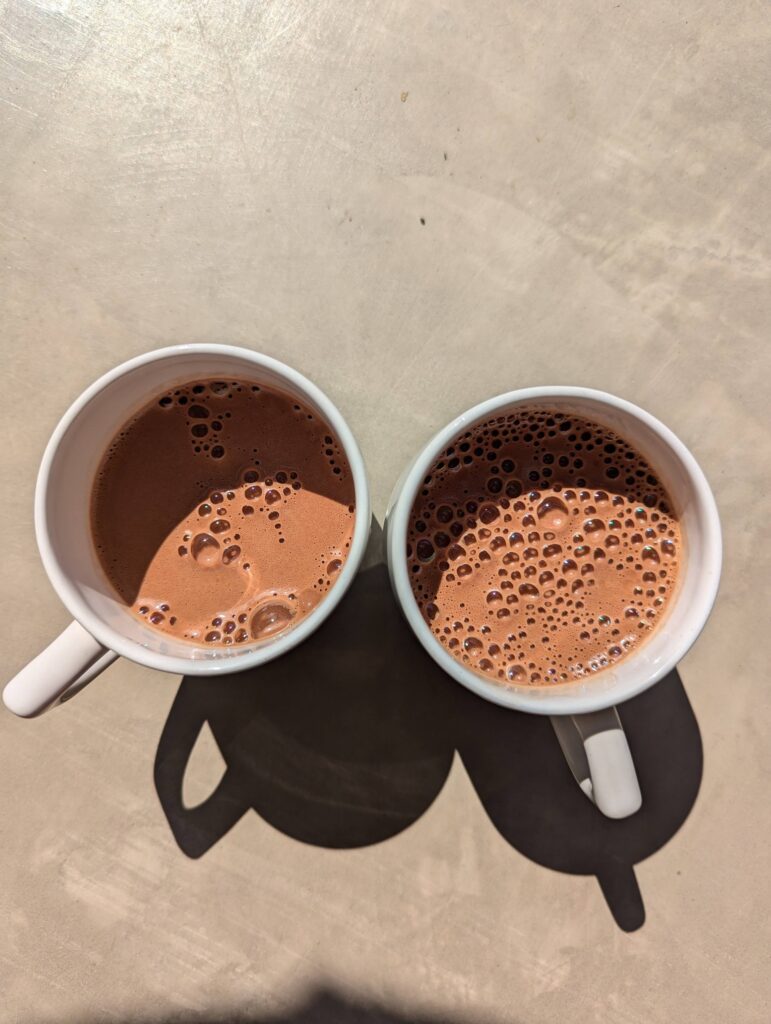 Hormonelle Balance beginnt im Herzen – und Cacao erinnert dich daran