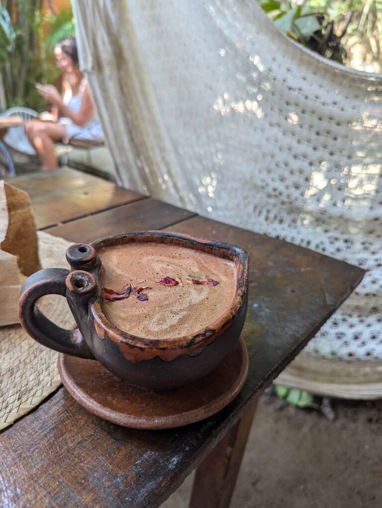 Wie Cacao deine weibliche Hormonbalance unterstützt – sanft, nährend und ganzheitlich
