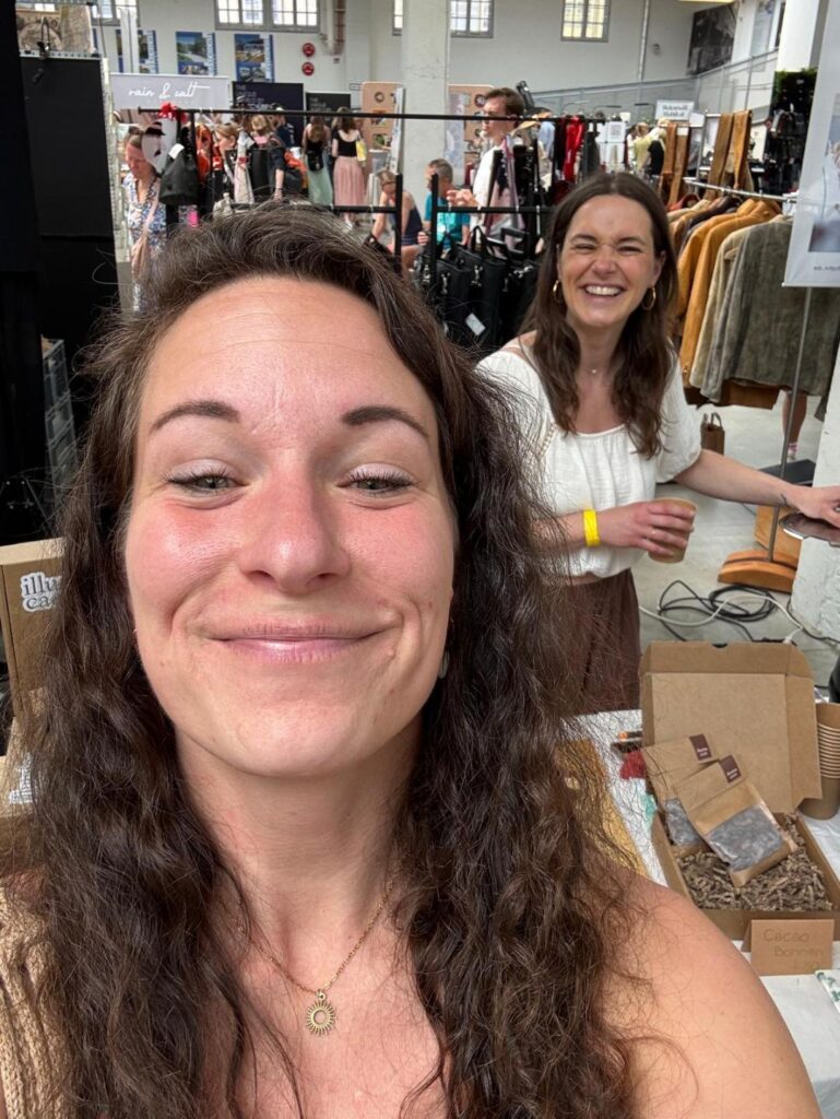 Zwei Mal Heike am illumina cacao Stand